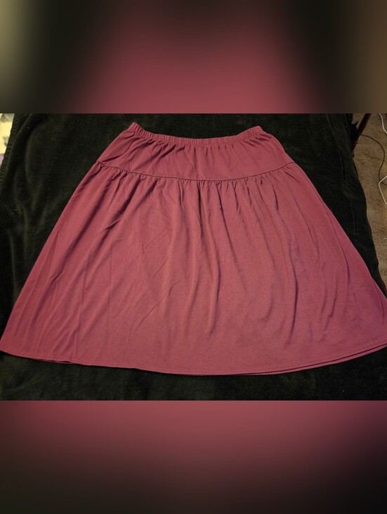 Roaman's Dresses & Skirts - Roaman's Casual Comfortable Elastic Waist Birgundy Midi Skirt Women's Large